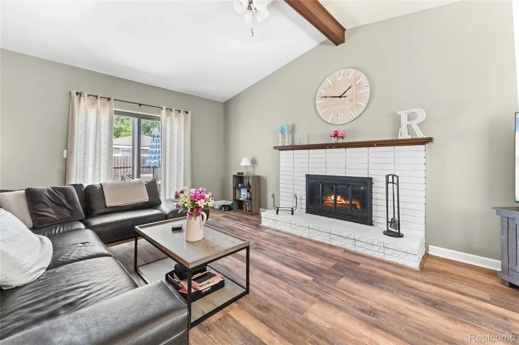 41594 Harvard Drive Sterling Heights City MI 48313