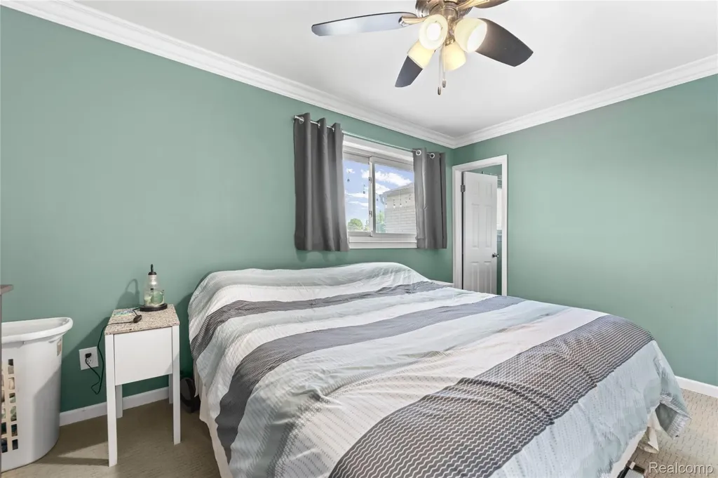 41594 Harvard Drive Sterling Heights City MI 48313
