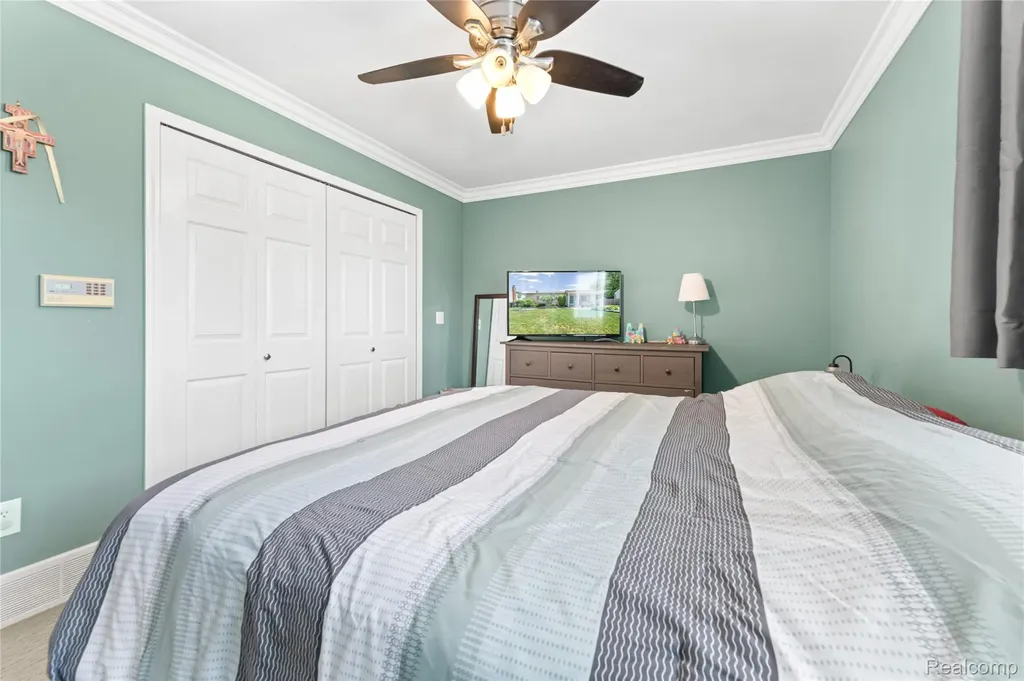 41594 Harvard Drive Sterling Heights City MI 48313