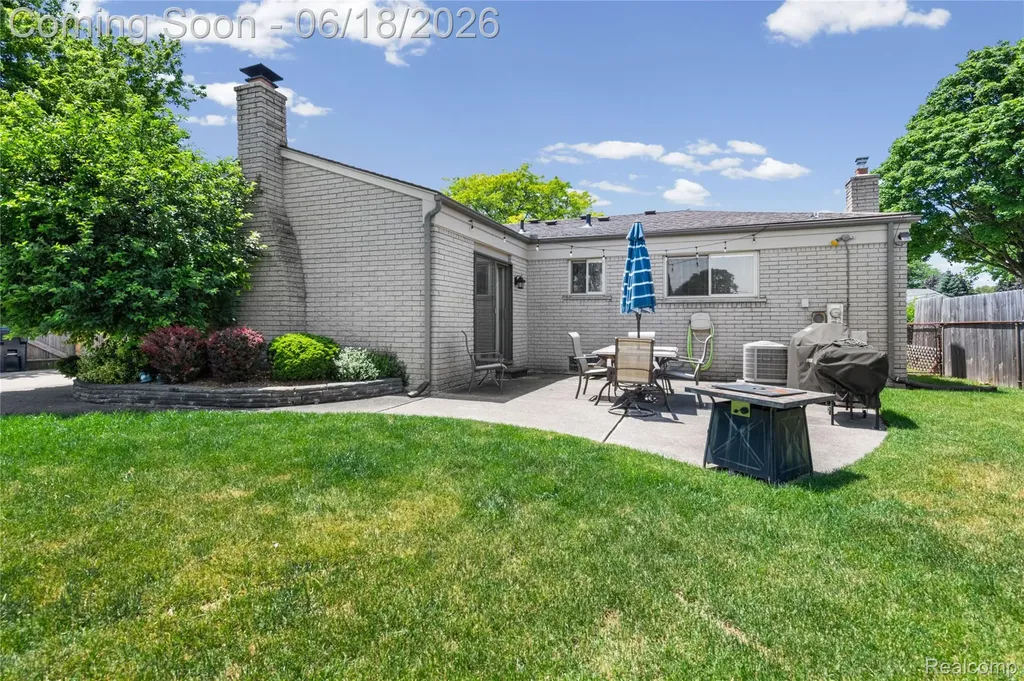 41594 Harvard Drive Sterling Heights City MI 48313