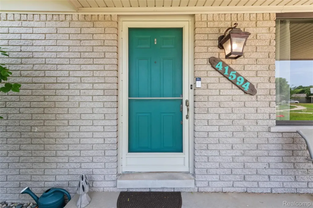 41594 Harvard Drive Sterling Heights City MI 48313
