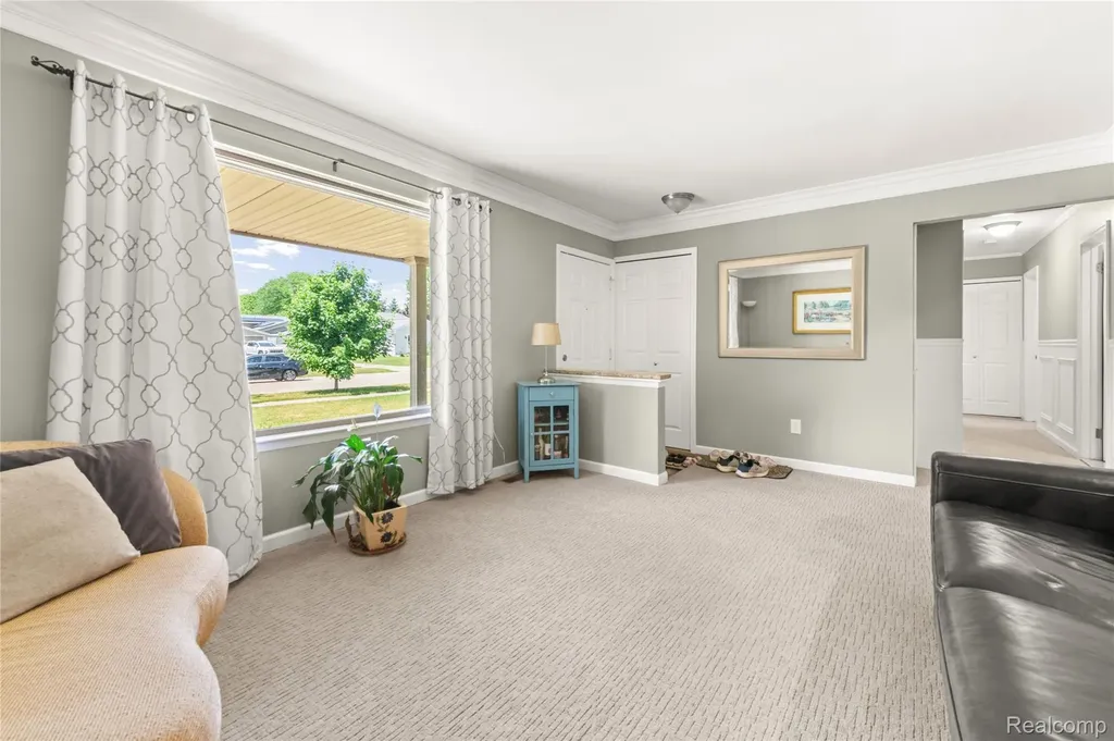 41594 Harvard Drive Sterling Heights City MI 48313