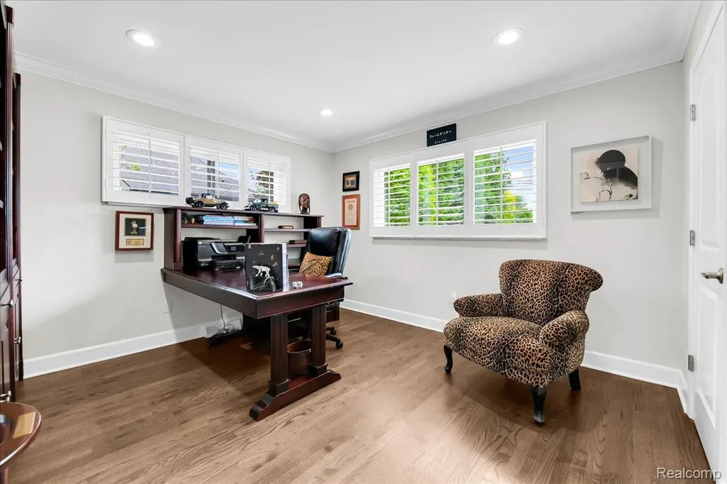 3816 W Maple Road Bloomfield Charter Township MI 48301