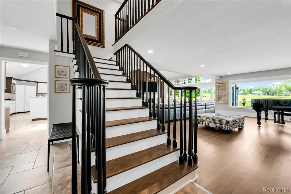 3816 W Maple Road Bloomfield Charter Township MI 48301