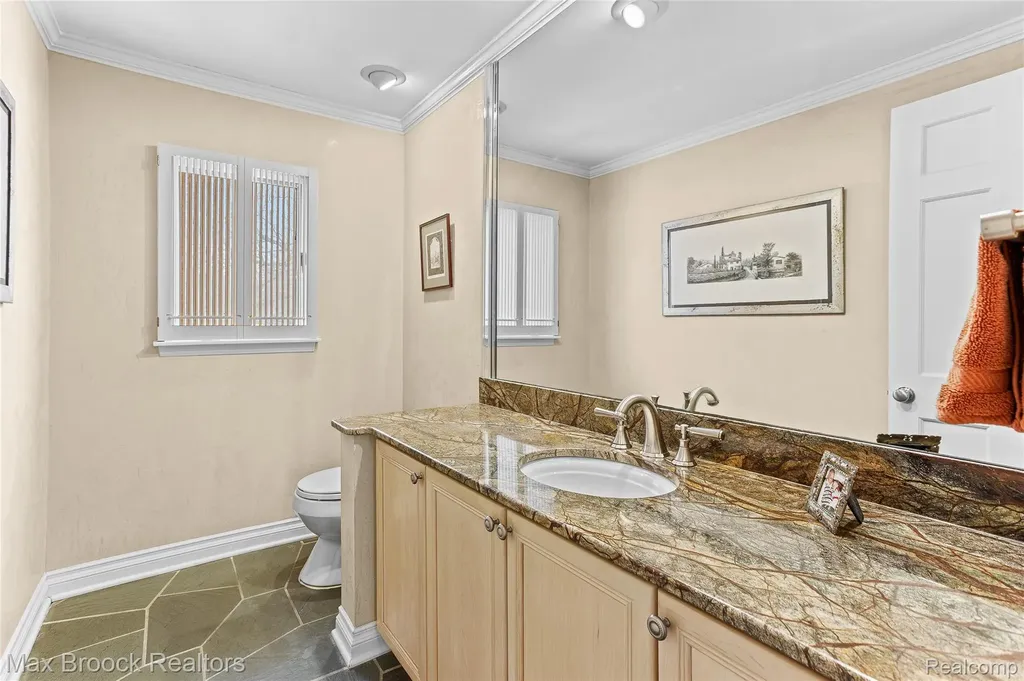 25933 Hersheyvale Drive Franklin Village MI 48025