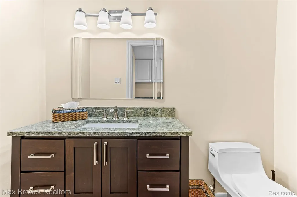 25933 Hersheyvale Drive Franklin Village MI 48025