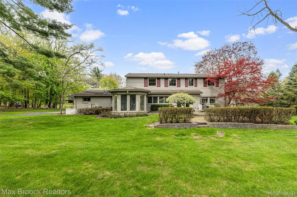 25933 Hersheyvale Drive Franklin Village MI 48025