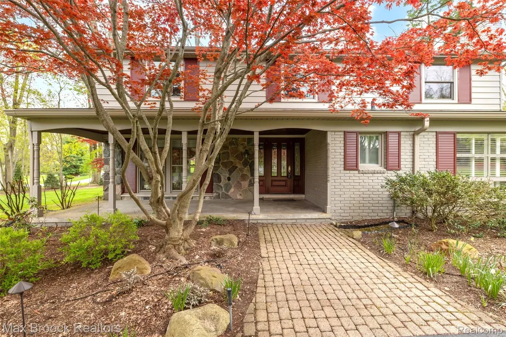 25933 Hersheyvale Drive Franklin Village MI 48025