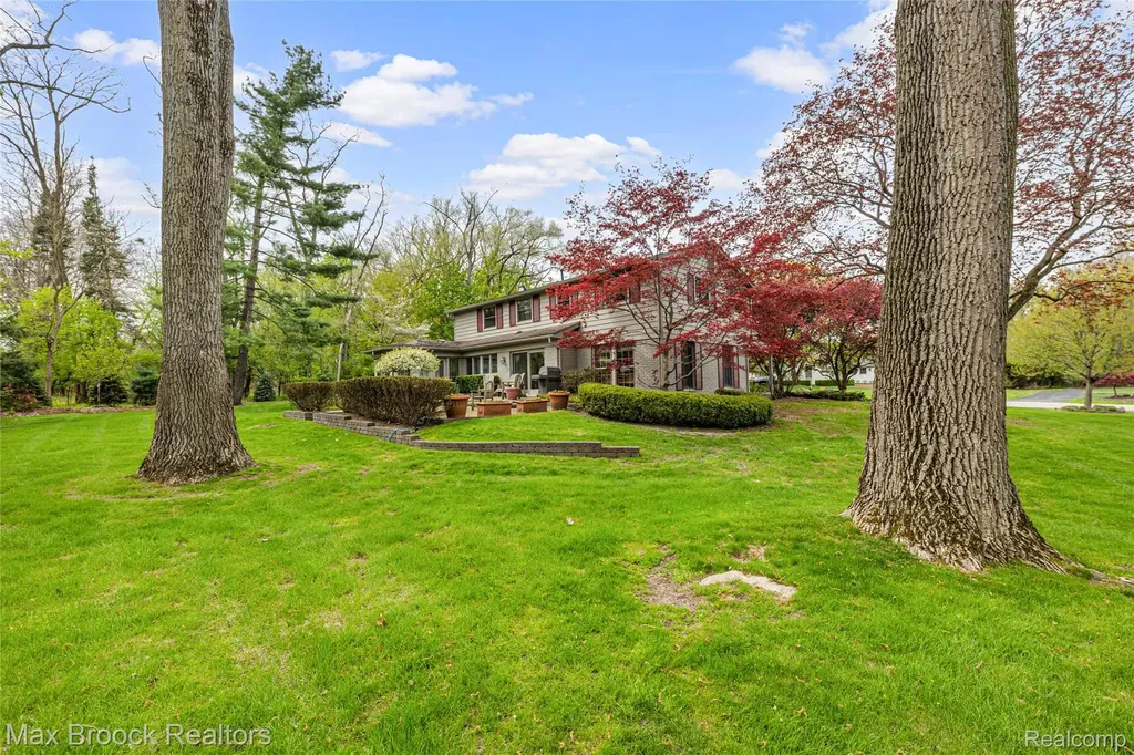 25933 Hersheyvale Drive Franklin Village MI 48025