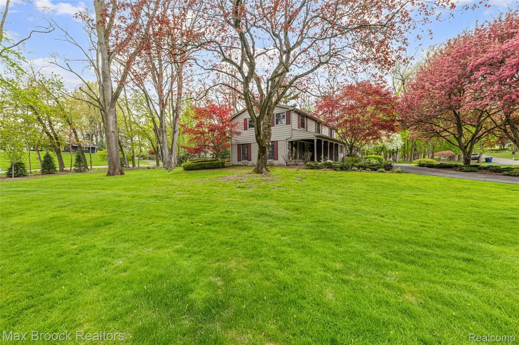 25933 Hersheyvale Drive Franklin Village MI 48025