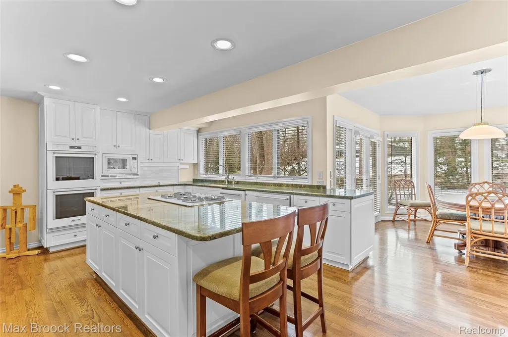 25933 Hersheyvale Drive Franklin Village MI 48025