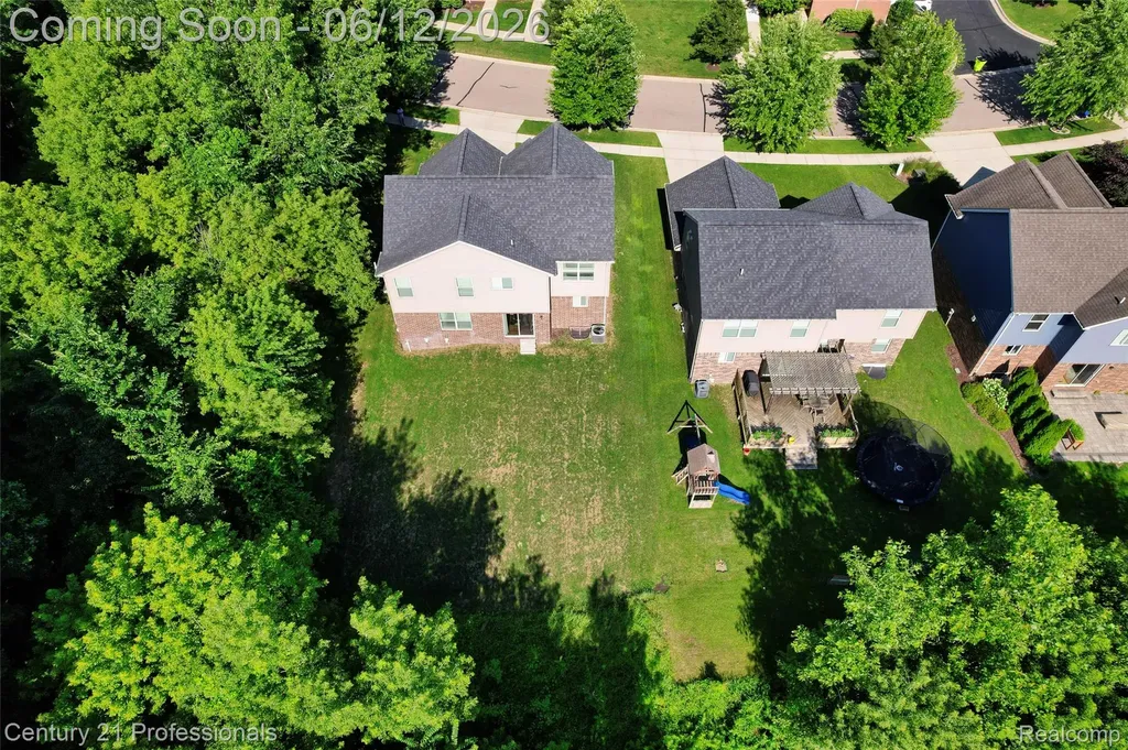 28323 Oakmonte Circle Lyon Charter Township MI 48165