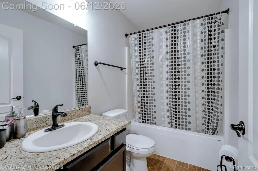 28323 Oakmonte Circle Lyon Charter Township MI 48165