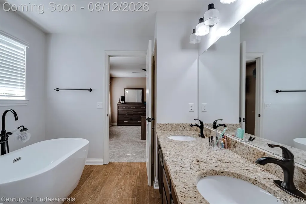 28323 Oakmonte Circle Lyon Charter Township MI 48165