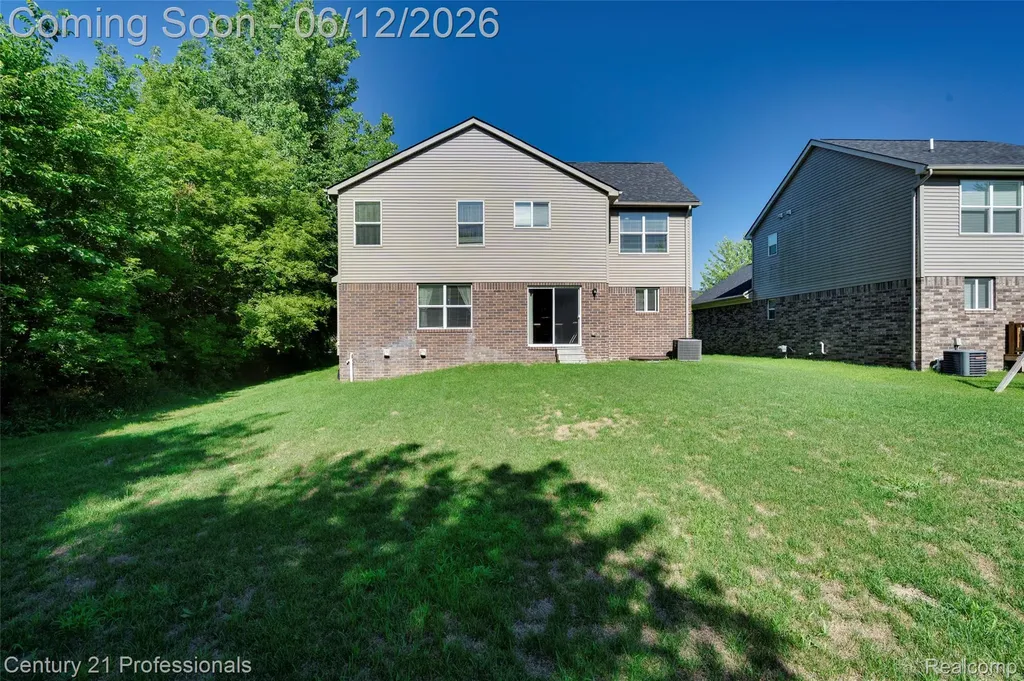 28323 Oakmonte Circle Lyon Charter Township MI 48165