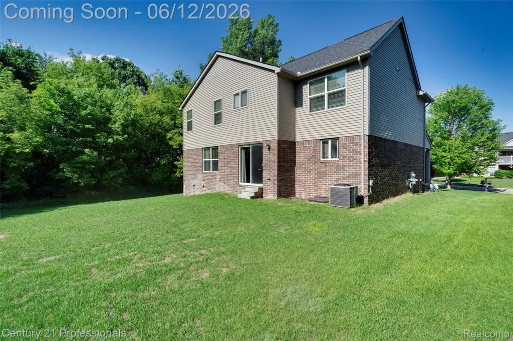 28323 Oakmonte Circle Lyon Charter Township MI 48165