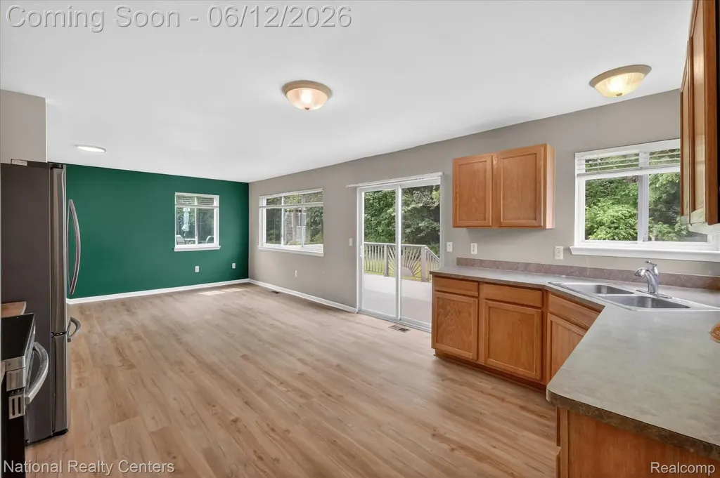 8525 Berkshire Drive Superior Charter Township MI 48198