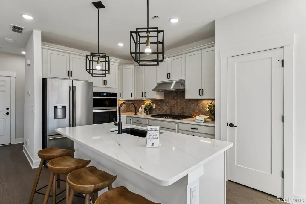 271 Lantana Drive Brighton City MI 48116