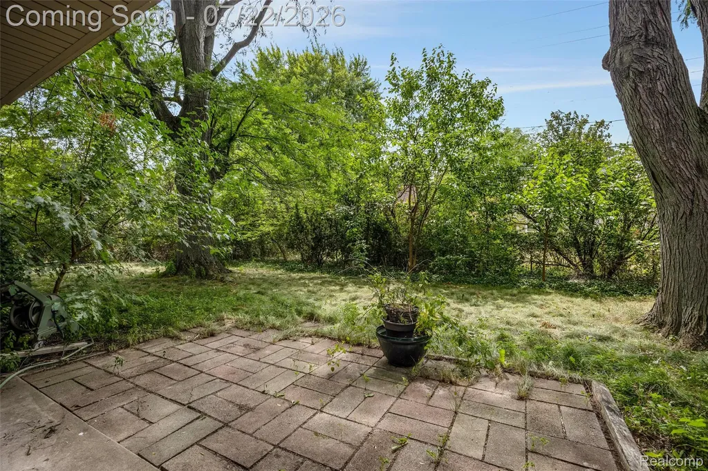 1918 E Lincoln Avenue Royal Oak City MI 48067