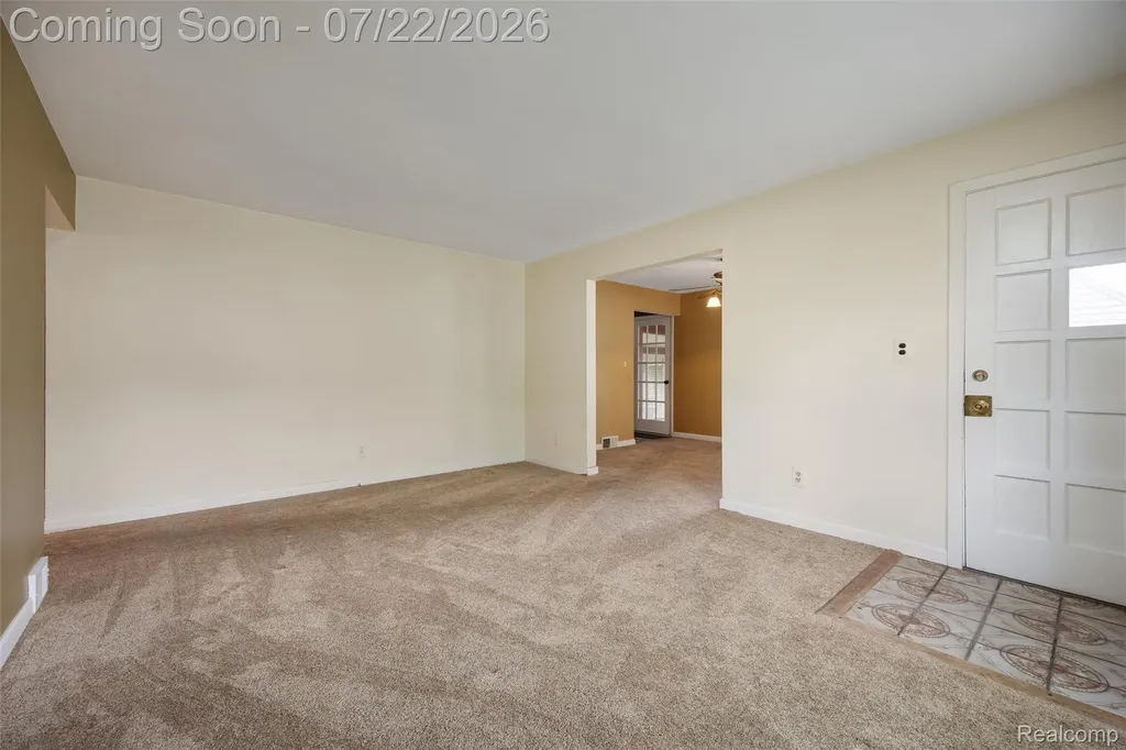 1918 E Lincoln Avenue Royal Oak City MI 48067