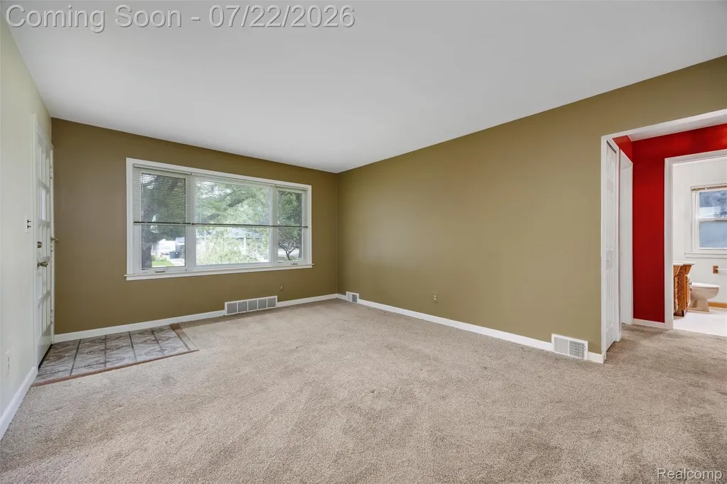 1918 E Lincoln Avenue Royal Oak City MI 48067