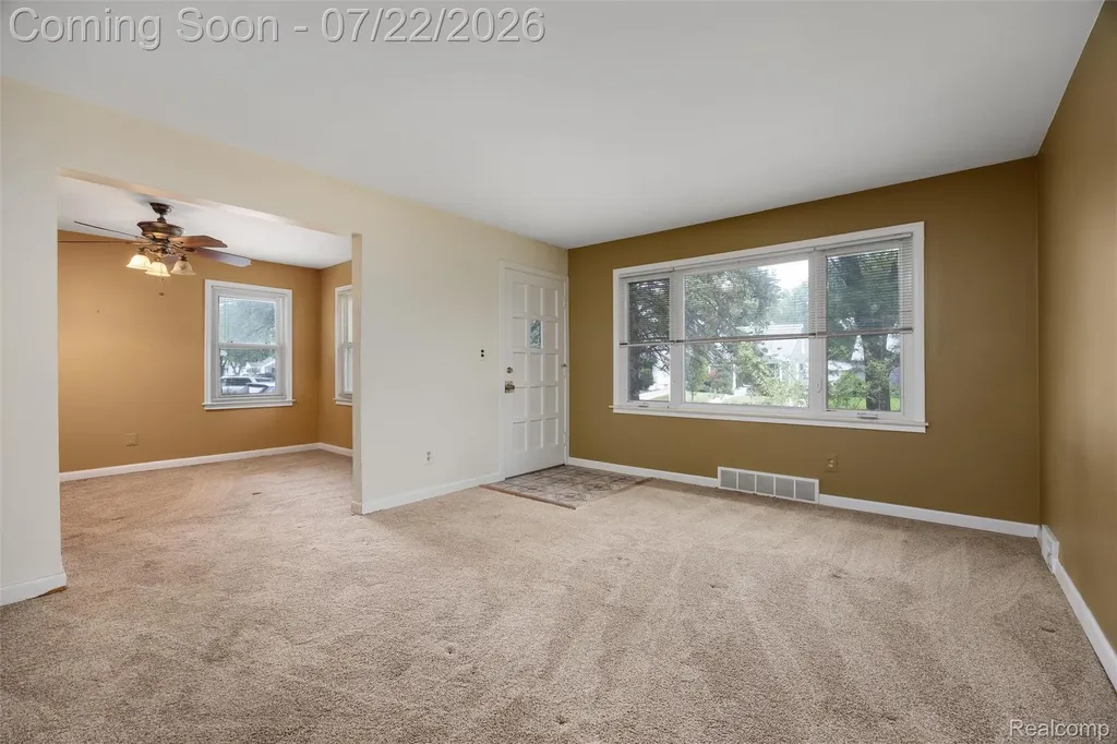 1918 E Lincoln Avenue Royal Oak City MI 48067