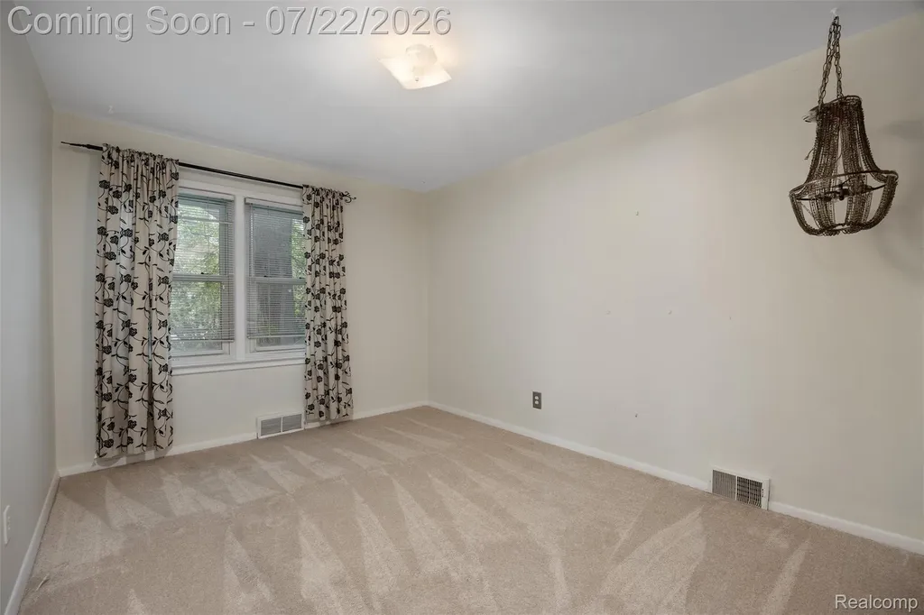 1918 E Lincoln Avenue Royal Oak City MI 48067