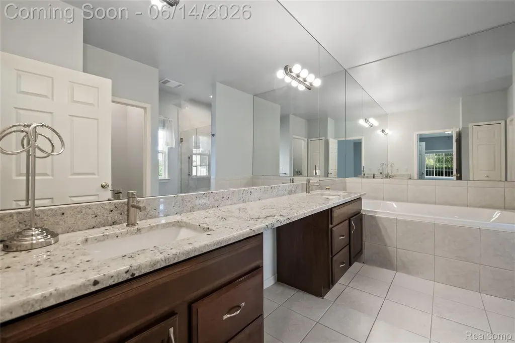 47920 Vistas Circle Drive N Canton Charter Township MI 48188