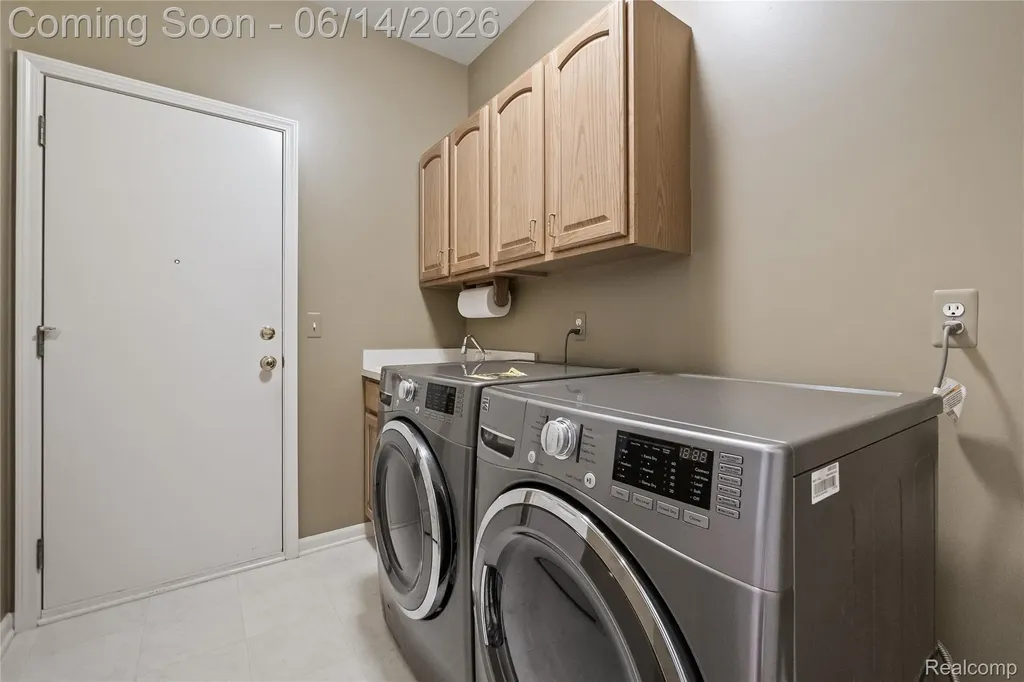 47920 Vistas Circle Drive N Canton Charter Township MI 48188