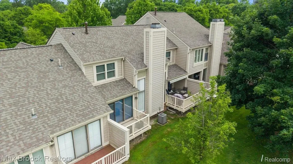 2478 Wildbrook Run Bloomfield Charter Township MI 48304