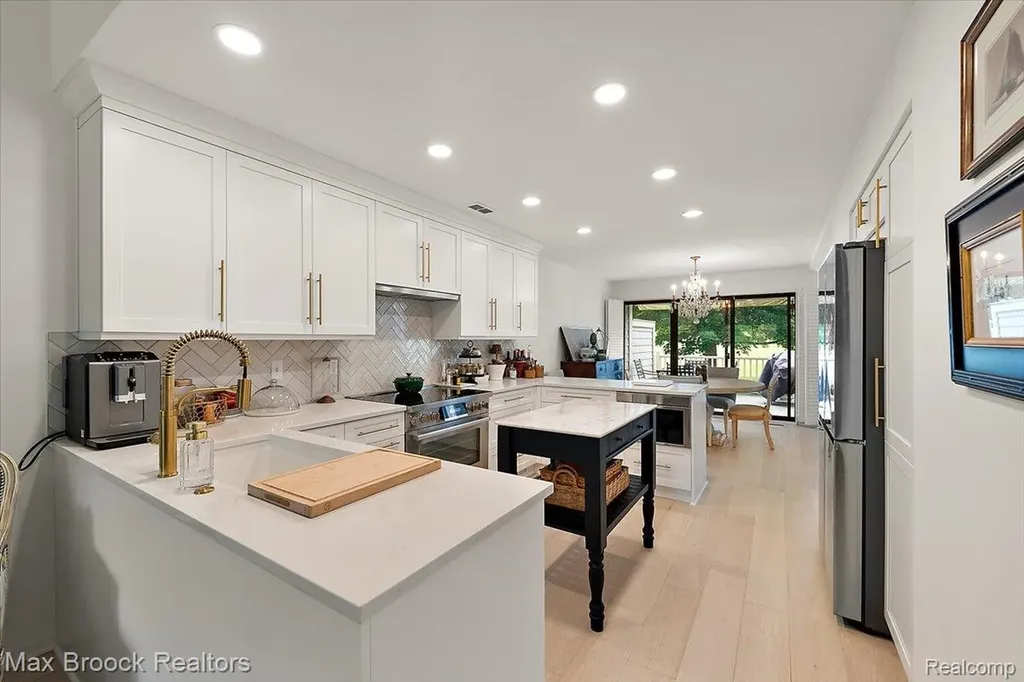 2478 Wildbrook Run Bloomfield Charter Township MI 48304
