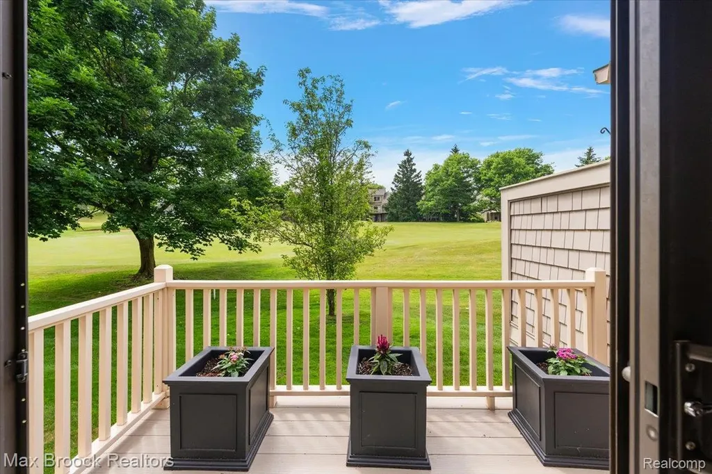 2478 Wildbrook Run Bloomfield Charter Township MI 48304