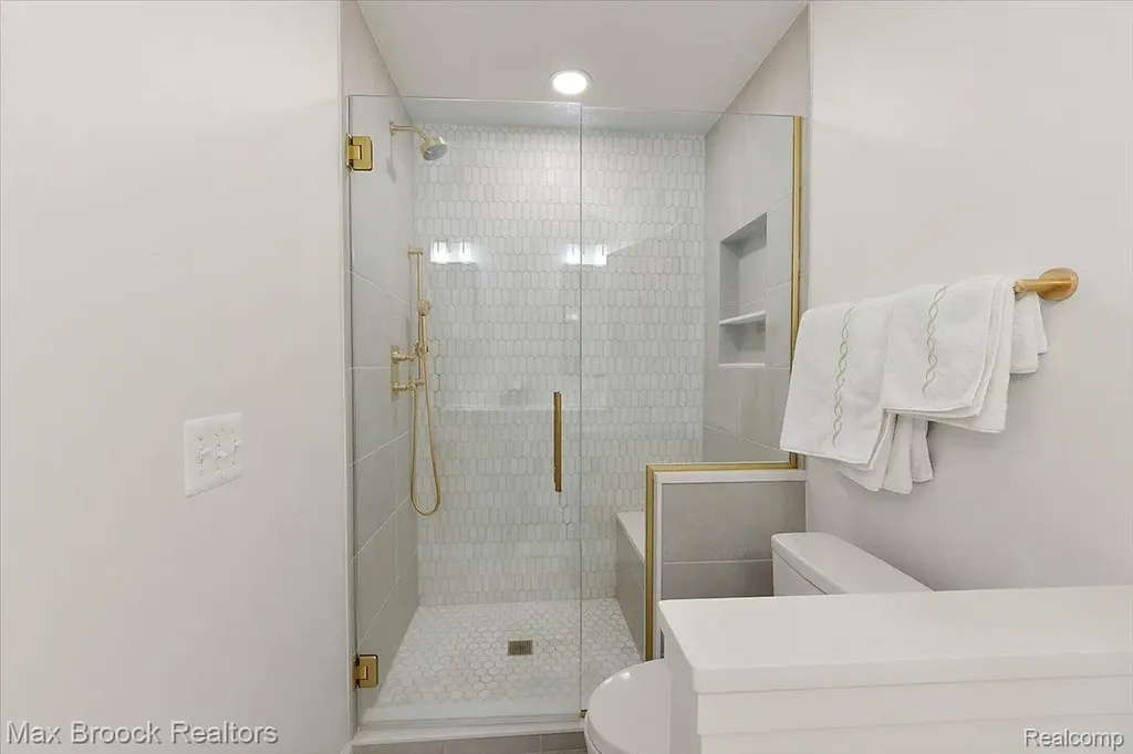 2478 Wildbrook Run Bloomfield Charter Township MI 48304