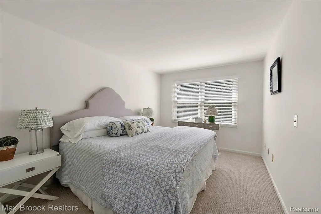 2478 Wildbrook Run Bloomfield Charter Township MI 48304