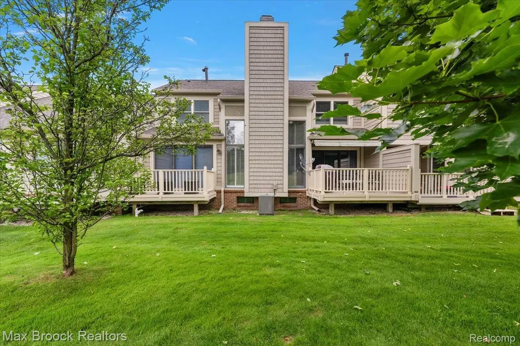 2478 Wildbrook Run Bloomfield Charter Township MI 48304