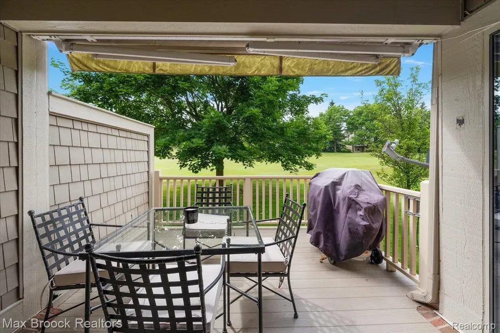 2478 Wildbrook Run Bloomfield Charter Township MI 48304