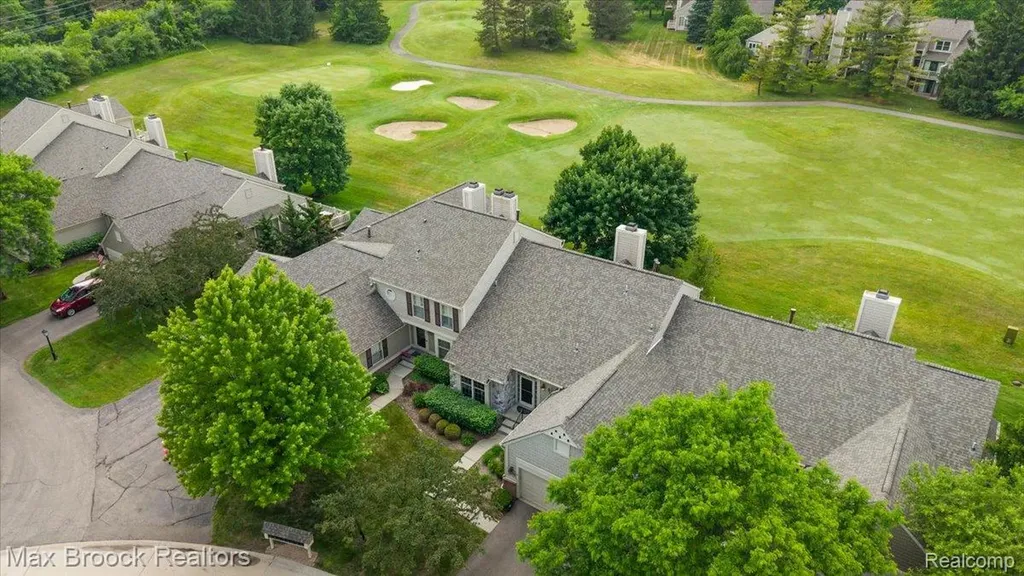 2478 Wildbrook Run Bloomfield Charter Township MI 48304