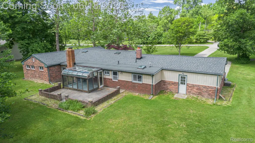28134 Wildwood Trail Farmington Hills City MI 48336