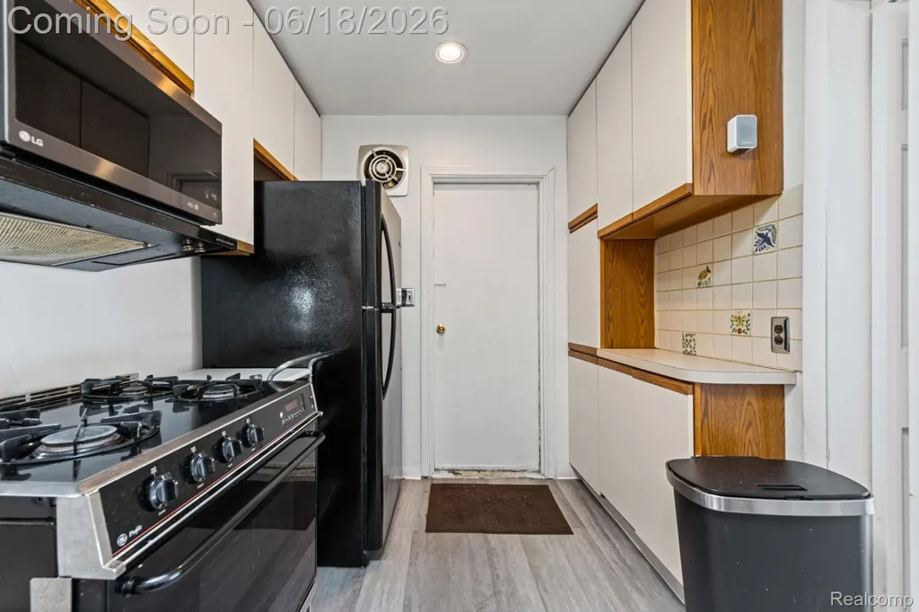 28134 Wildwood Trail Farmington Hills City MI 48336
