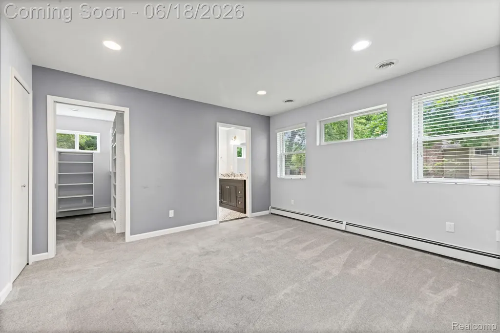 28134 Wildwood Trail Farmington Hills City MI 48336