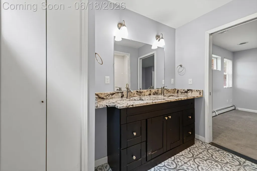 28134 Wildwood Trail Farmington Hills City MI 48336