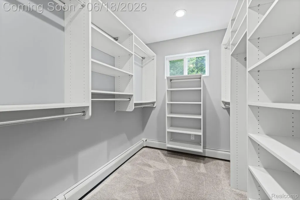 28134 Wildwood Trail Farmington Hills City MI 48336