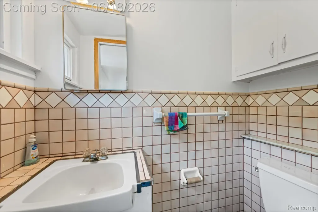 28134 Wildwood Trail Farmington Hills City MI 48336