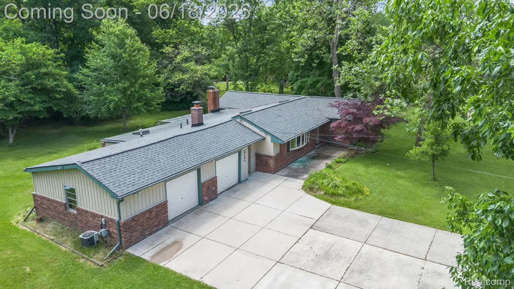 28134 Wildwood Trail Farmington Hills City MI 48336