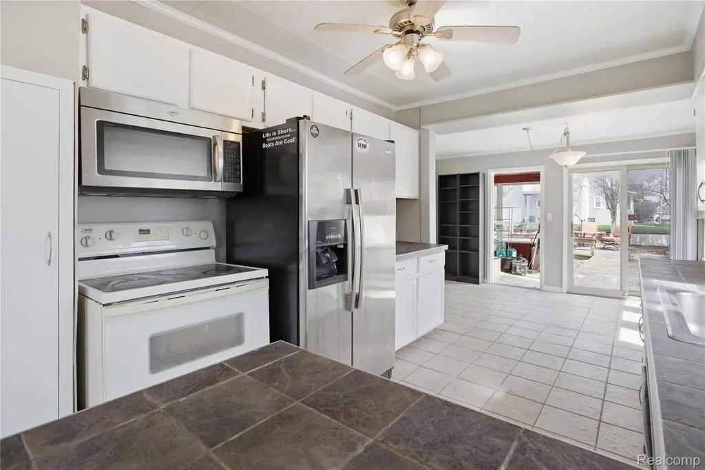 37886 Sunnybrook Street Harrison Charter Township MI 48045