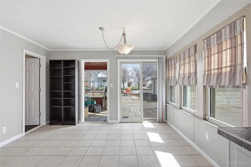 37886 Sunnybrook Street Harrison Charter Township MI 48045
