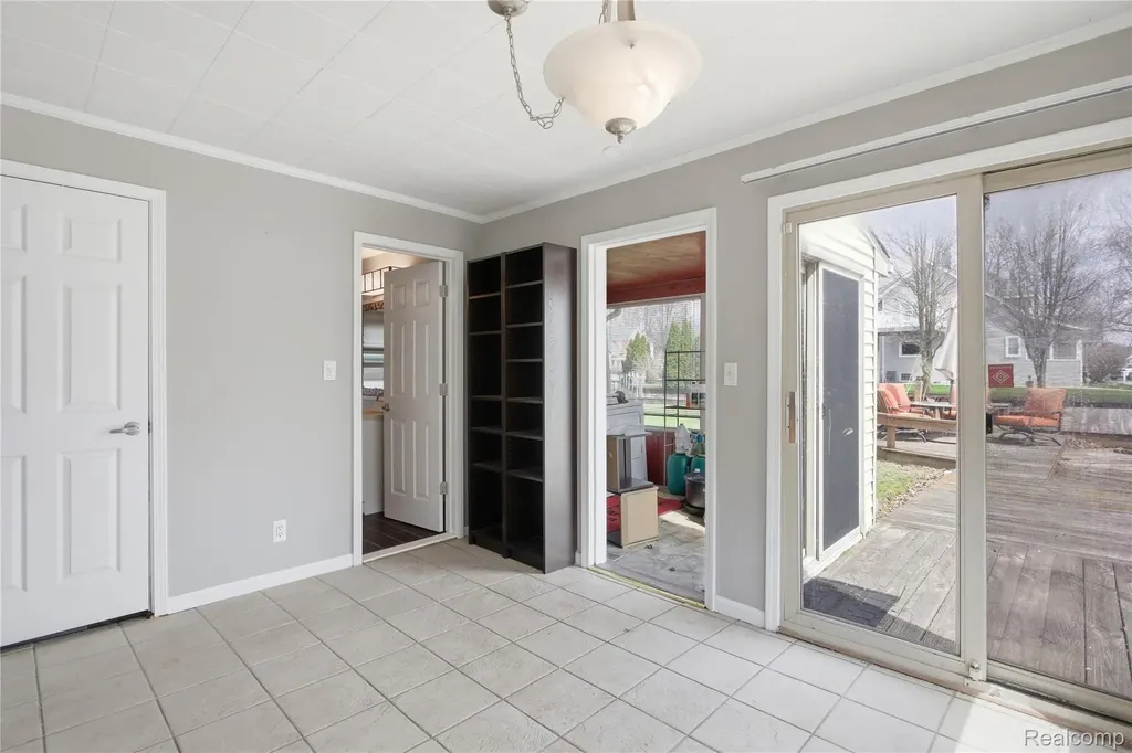 37886 Sunnybrook Street Harrison Charter Township MI 48045