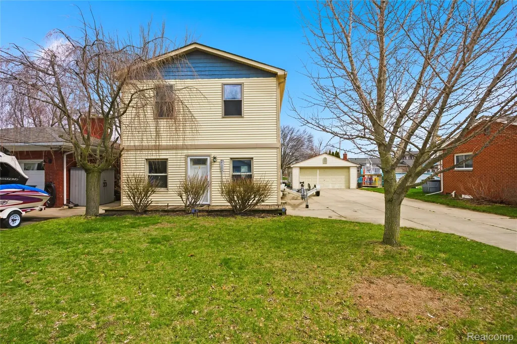 37886 Sunnybrook Street Harrison Charter Township MI 48045