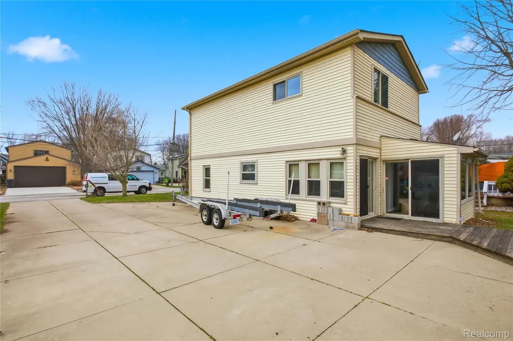 37886 Sunnybrook Street Harrison Charter Township MI 48045