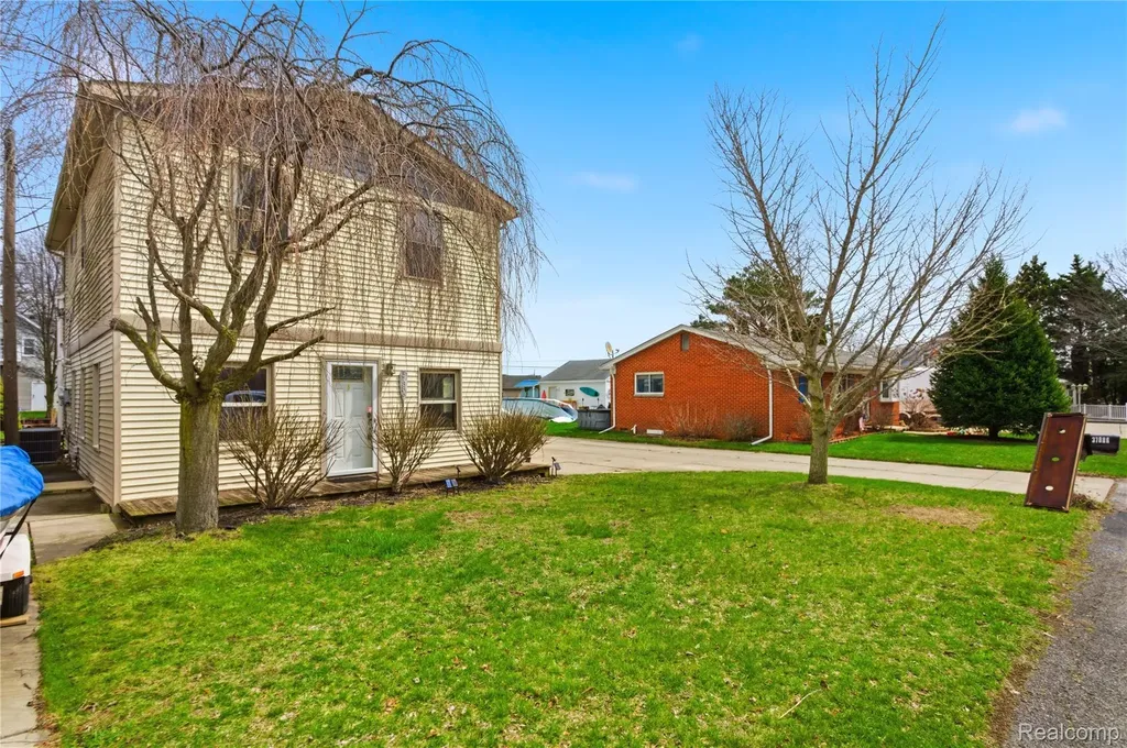 37886 Sunnybrook Street Harrison Charter Township MI 48045